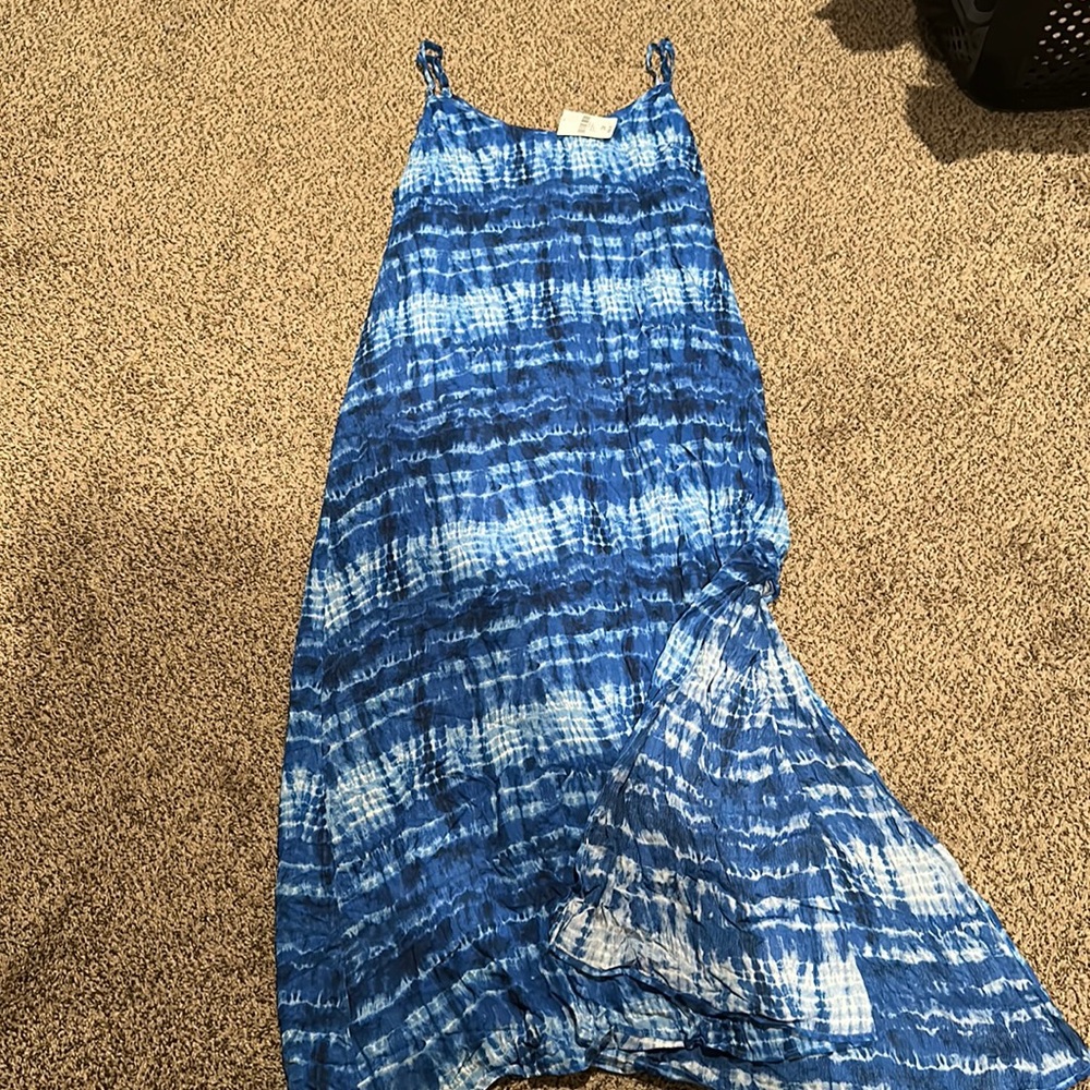 New with tags forever 21+ long blue tie dye maxi dress with slit size 3x